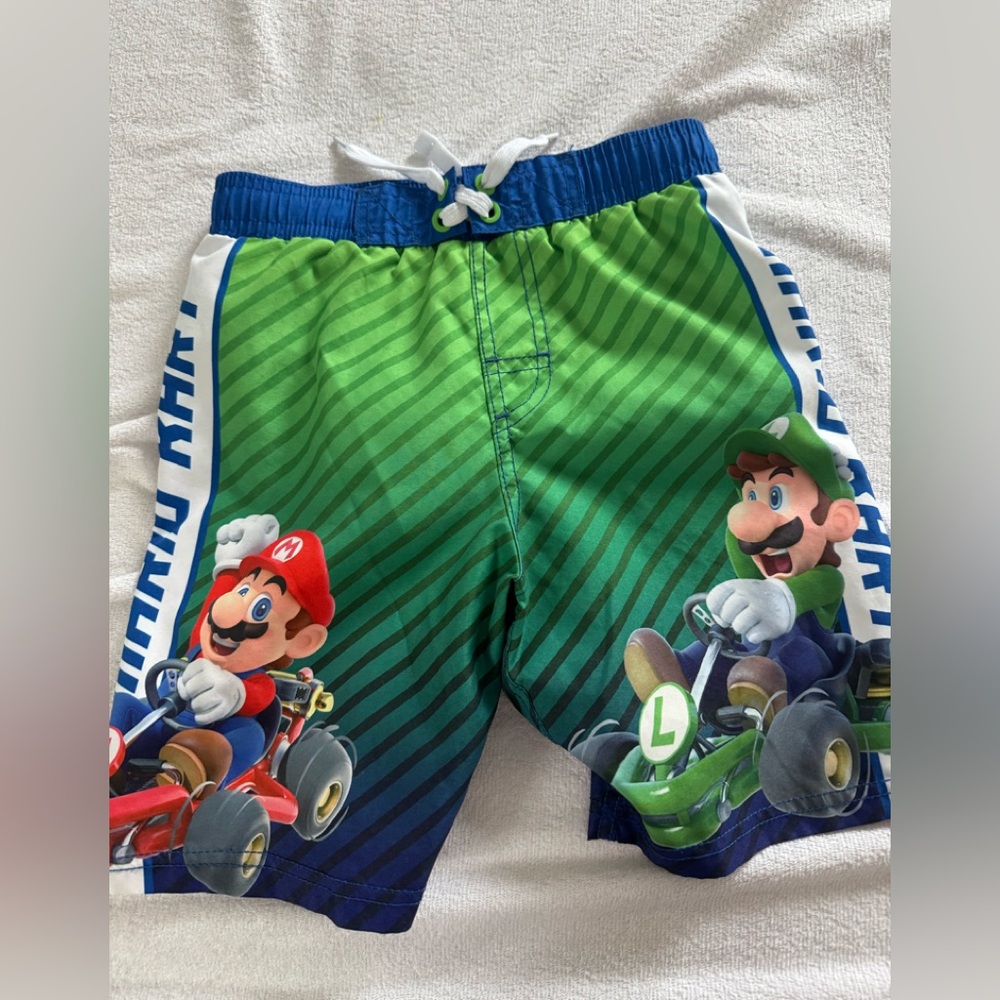 Nintendo Mariokart Swim Trunks Size S(6-7)